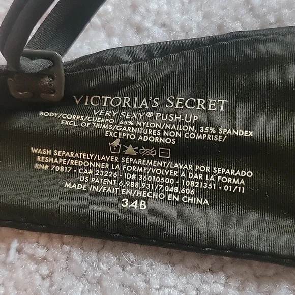 Victoria's Secret very sexy push up bra - Picture 2 of 2